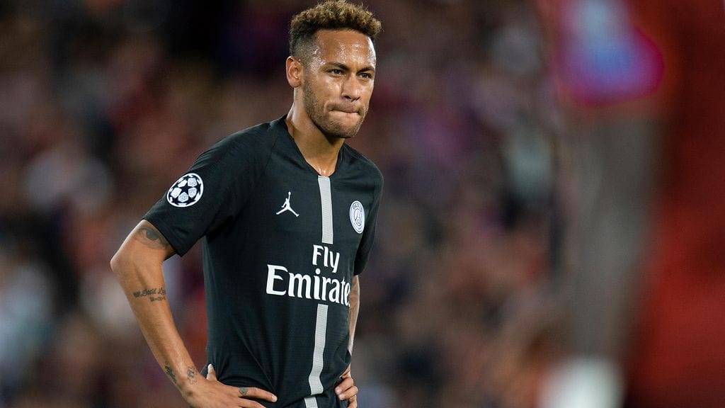 Neymar ja PSG joutuivat tyytymään tappioon Mestarien liigan avauksessa Liverpoolia vastaan.