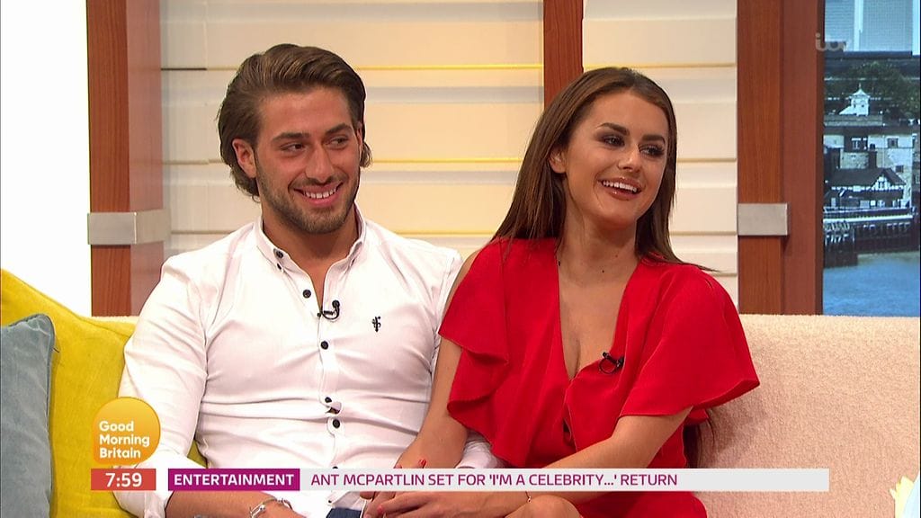 Love Island -sarjassa toisensa löytäneet, mutta eroon päätynyt kaksikko saivat itselleen uran viihteen parista.