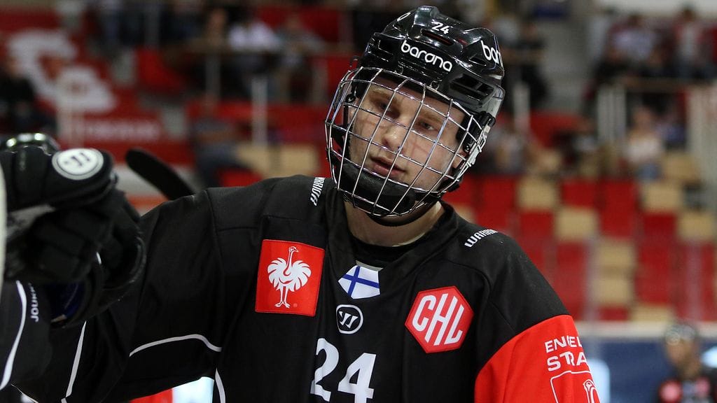 Jääkiekkoliiga CHL:ssä 17-vuotias Kaapo Kakko kantaa yhä ristikkoa. Junioriaikoina häkkipäänä Kakko takoi kovaa jälkeä eri sarjoissa.
