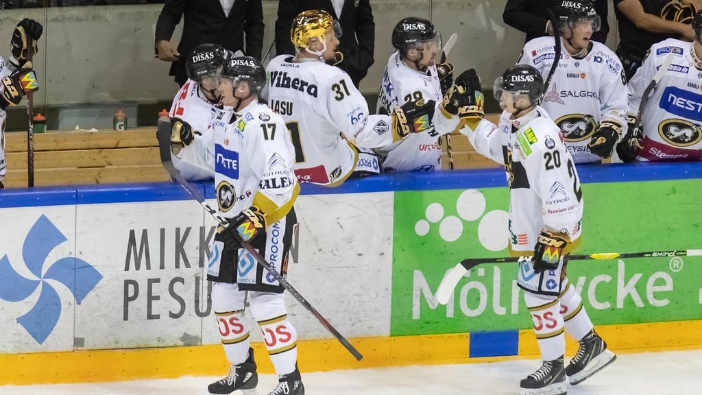 Kärpät johtaa HPK:ta vastaan kahden erän jälkeen 3-0. Arkistokuva.