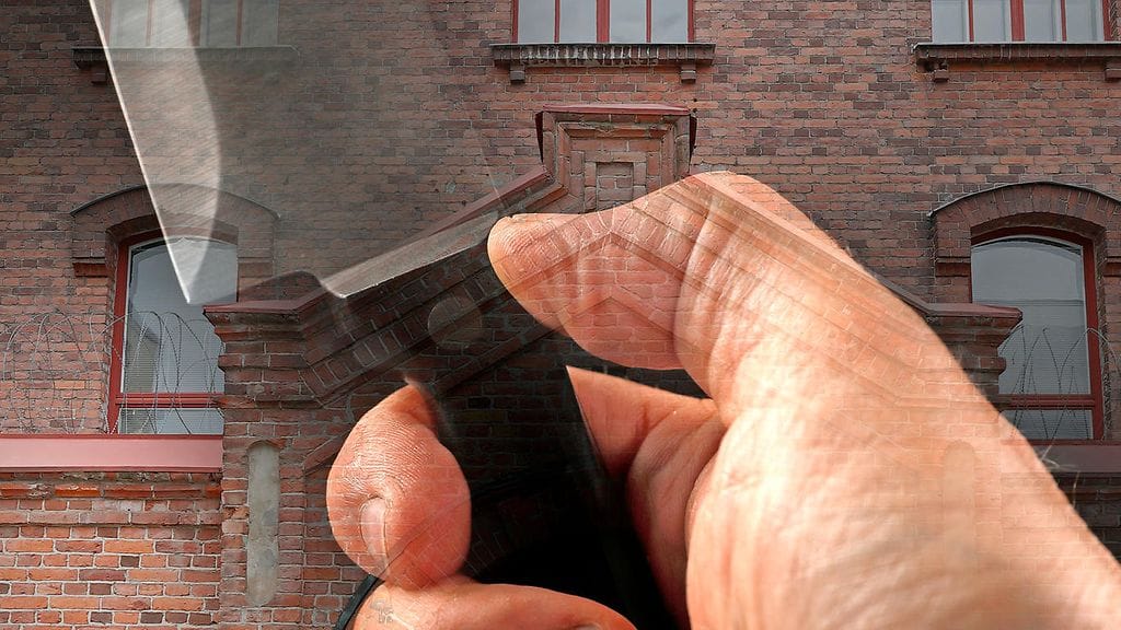 Naiset olivat viillelleet itseään ja yrittivät saada ex-miehen teosta tuomiolle.