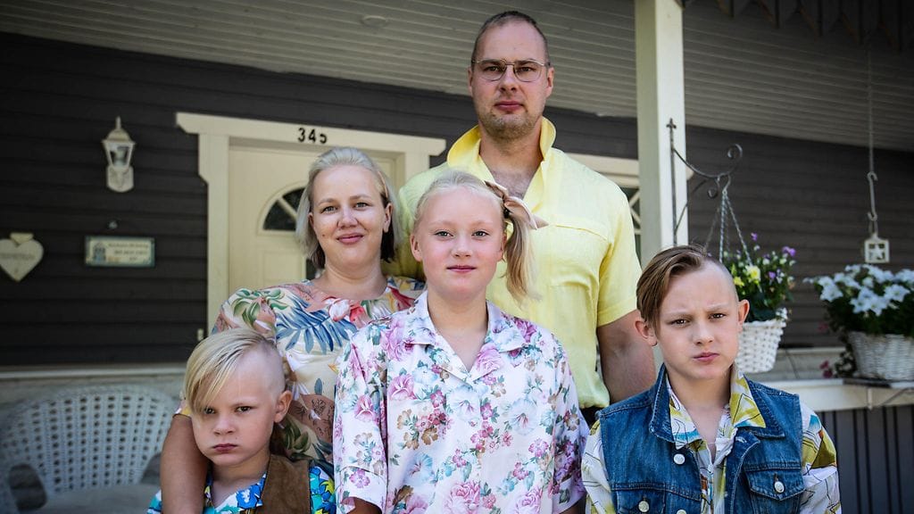 Duudsonit kohtaavat illan jaksossa Hirven perheen.