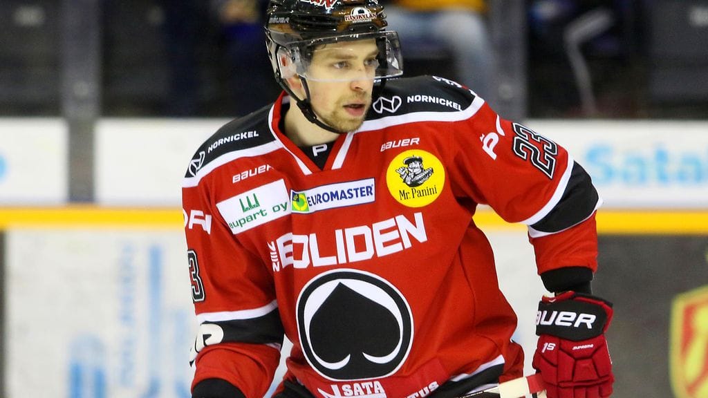 Sakari Salminen iski Ässät heti johtoon Lappeenrannassa.