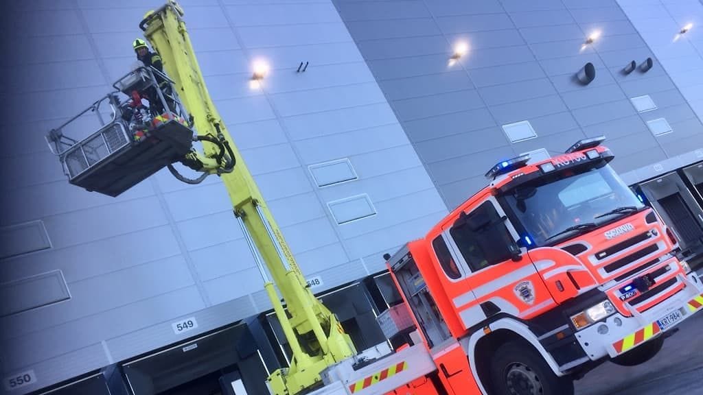 Järvenpäässä Lidlin varastolla aamulla sattunut hiilidioksidivuoto on saatu tukittua, kertoo Keski-Uudenmaan pelastuslaitos.