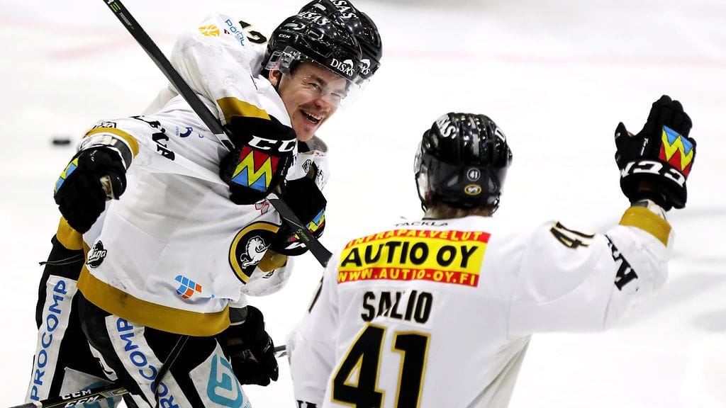 Miska Humaloja vei Kärpät 1-0-johtoon.
