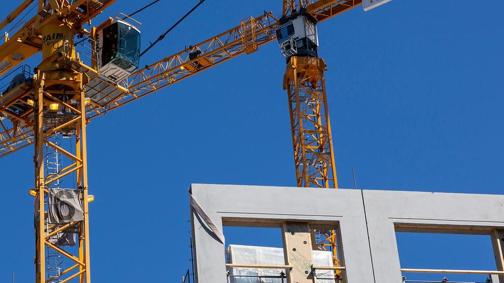 Aiemman lakiluonnoksen mukaan ASP-lainojen enimmäismäärien alueellisesta porrastuksesta olisi luovuttu, jolloin enimmäismäärät olisivat nousseet selvästi Helsingin ulkopuolisilla alueilla.