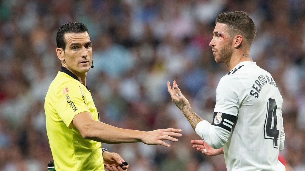 Real Madridin Sergio Ramosilla oli asiaa tuomarille.