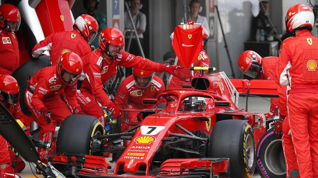 Kimi Räikkönen ei aivan ymmärtänyt Ferrarilta saamiaan ohjeita.