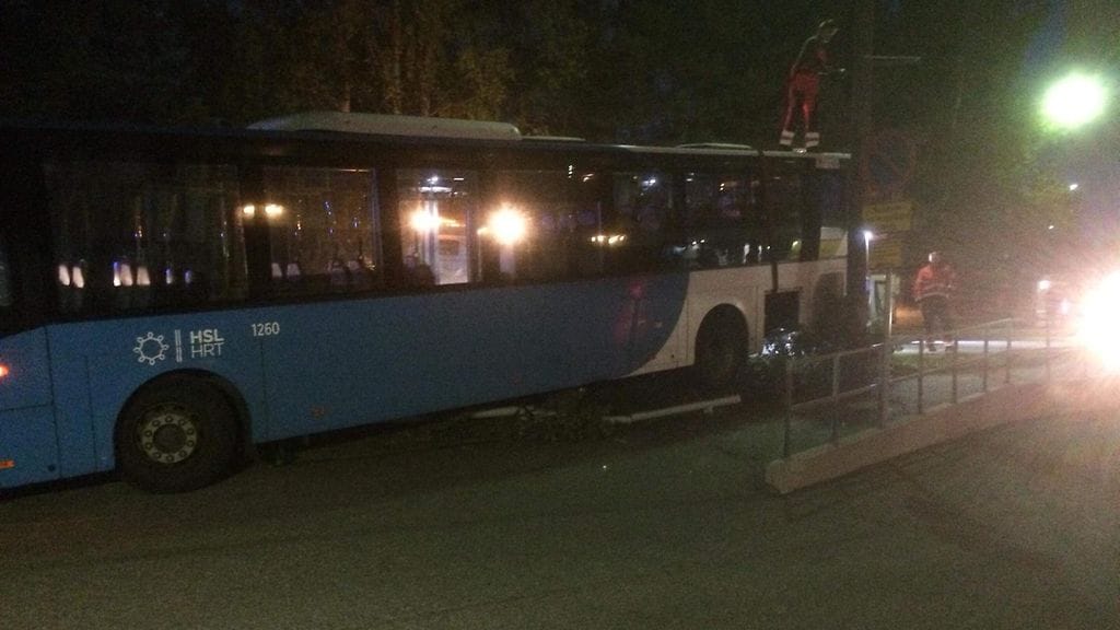 Lukijan kuva tapahtuma-alueelta sunnuntai -iltana.