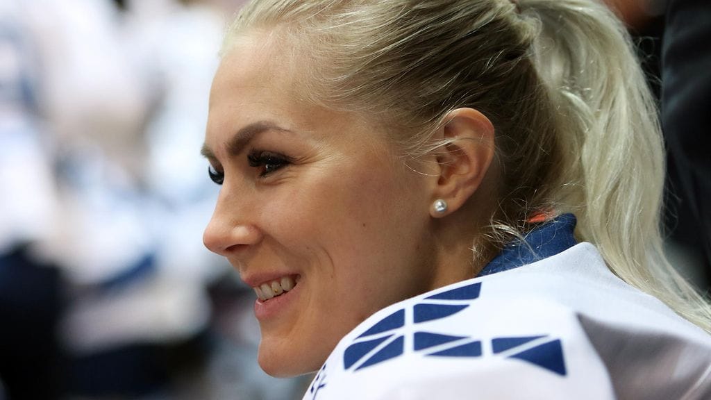 Meeri Räisänen teki ensimmäisenä suomalaispelaajana sopimuksen naisten NHL:ään eli NWHL-liigaan.