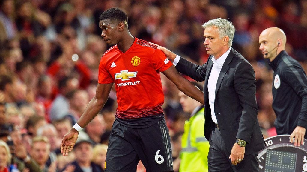 Paul Pogban ja Jose Mourinhon välit vaikuttavat muodollisilta.