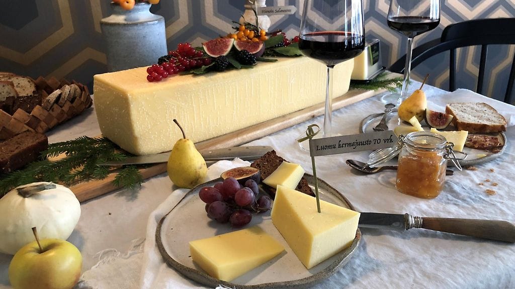 Suomalaiset syövät 26 kiloa juustoa henkeä kohden vuodessa.