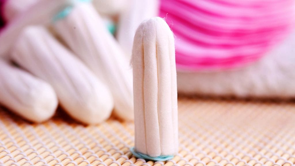 Puuvillasta valmistettu tamponi kerää itseensä herkästi bakteereja.