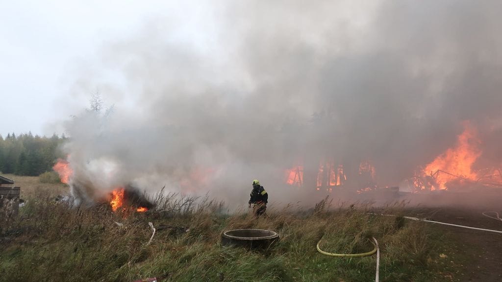 Neljä rakennusta paloi Vantaalla.
