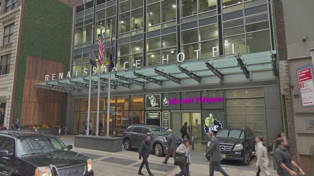 Isän itsemurha tapahtui Renaissance-hotellissa.