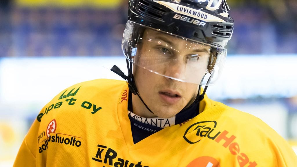 Jyri Marttinen pelasi alkukaudella Rauman Lukossa.