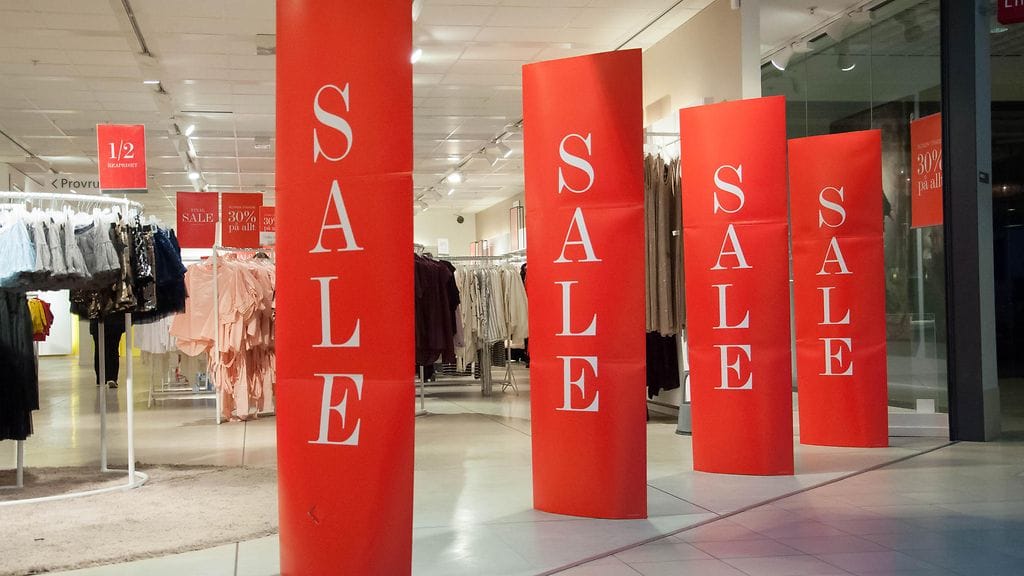 Tuoreen Fair Actionin raportin mukaan Kappahlin ja Lindexin myymien vaatteiden ompelijoiden palkat eivät riitä elämiseen Bangladeshissa.