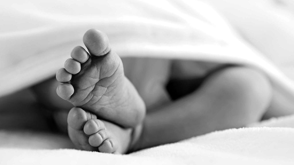 Vicky Cunningham saa hetkenä minä hyvänsä todistaa jokaisen vanhemman pahinta painajaista: hänen tyttärensä tulee kuolemaan lähitulevaisuudessa pitkällisen sairauden vuoksi.