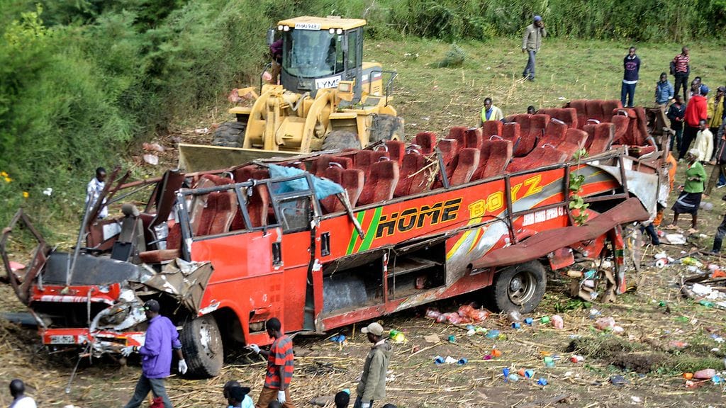 Ainakin 50 ihmistä on kuollut bussiturmassa Pohjois-Keniassa.