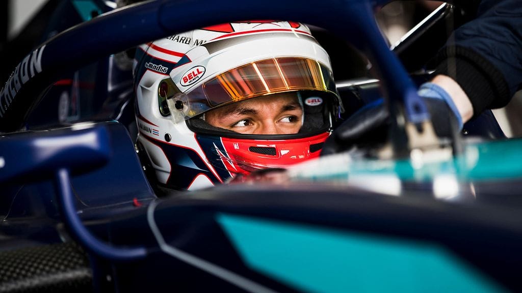 Alexander Albon on uusi nimi Toro Rosson kuskiehdokkaiden joukossa.