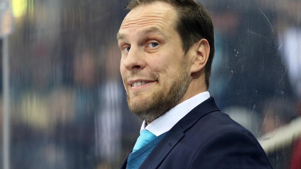 Ville Nieminen kehui debytanttiaan voitetun Ässät-ottelun jälkeen.