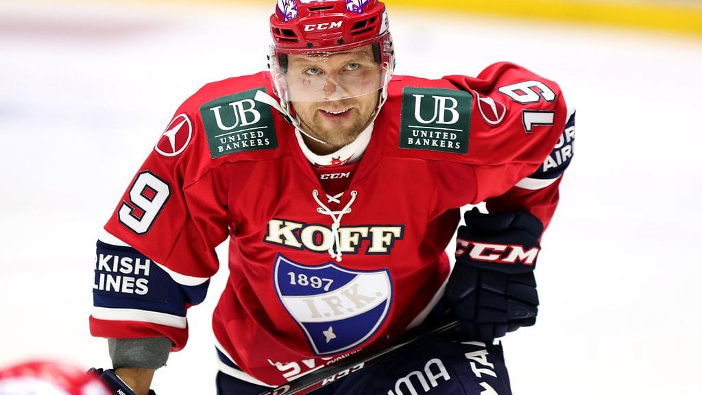 Juho Keränen jätti jään toisen erän loppuvaiheilla.