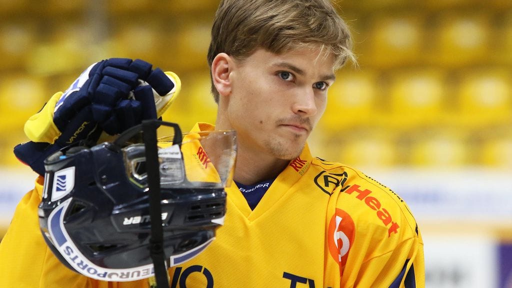 Tarmo Reunanen vahvistaa Rauman Lukon puolustusta.