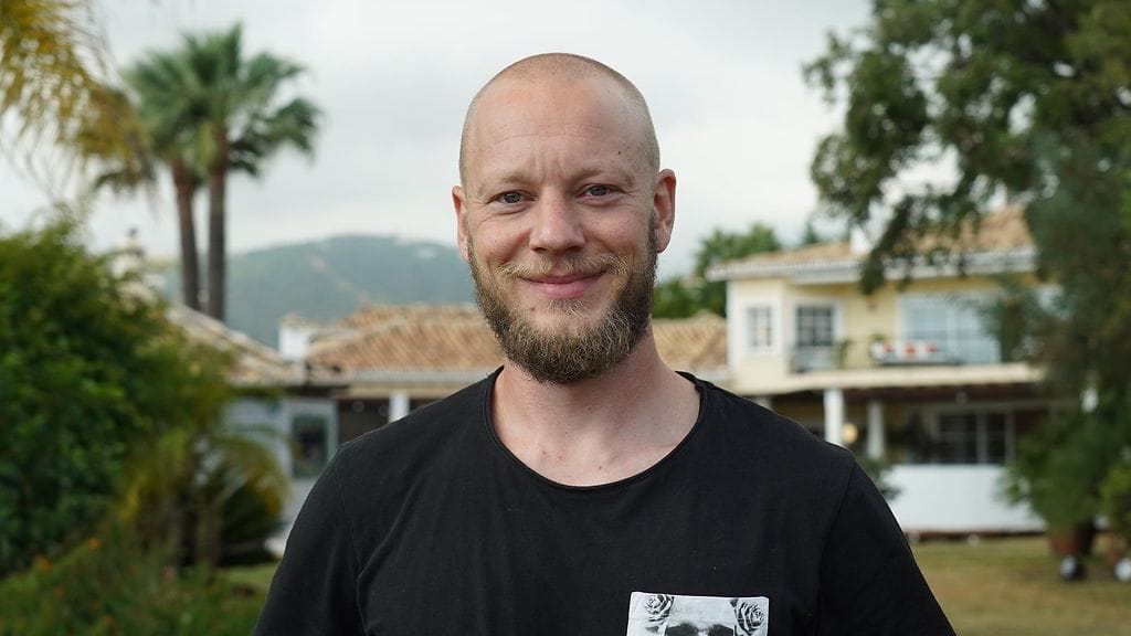 Riku Sottinen toimii Love Island Suomi -ohjelman voiceoverina.