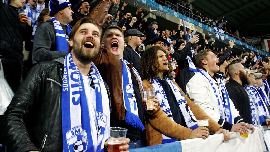 Suomalaisfaneja matkusti Tallinnaan arviolta kolme tuhatta.