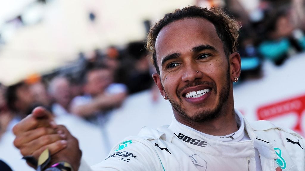 Lewis Hamilton juhli voittoa Japanissa.