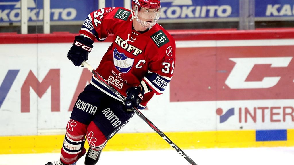 Lennart Petrell teki kauden avausmaalinsa KalPaa vastaan.