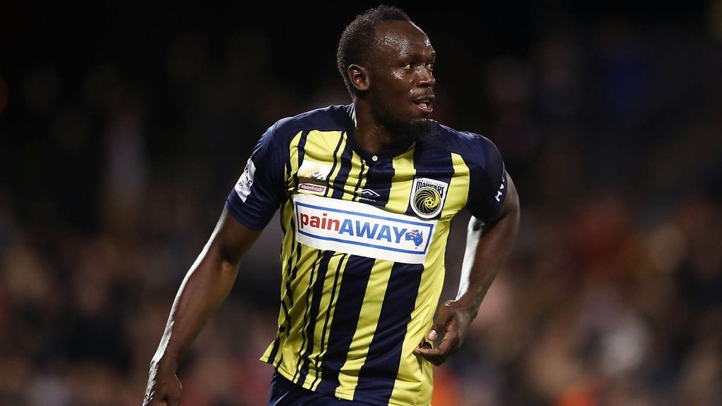 Usain Bolt hämmästeli näyttävästi hänelle määrättyä dopingtestiä.