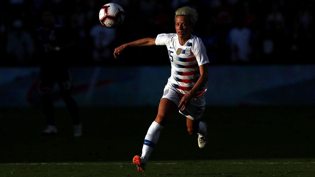 Megan Rapione Yhdysvaltojen paidassa.