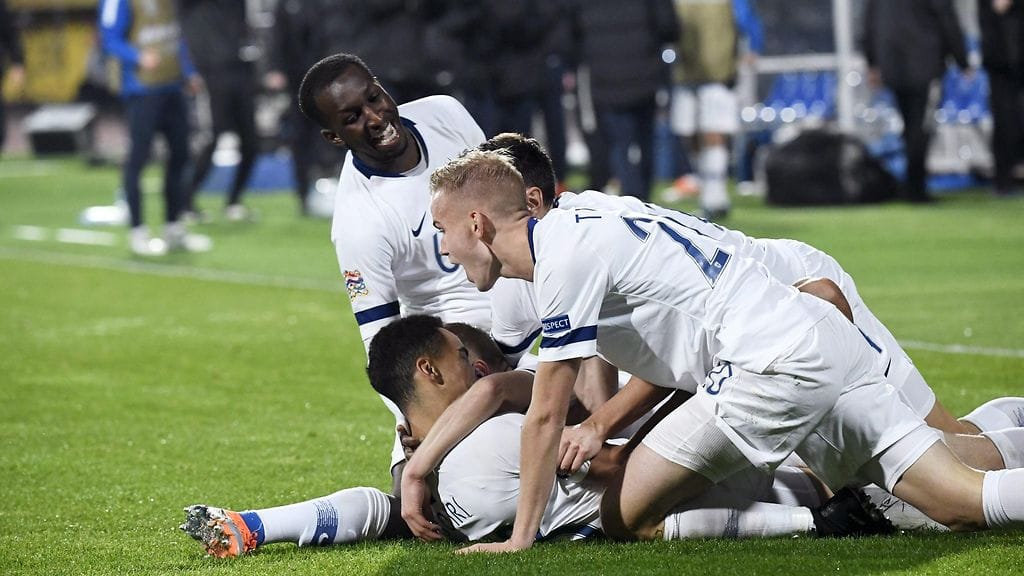 Huuhkajapelaajien riemu repesi, kun Pyry Soiri iski Suomen 1–0-johtoon.