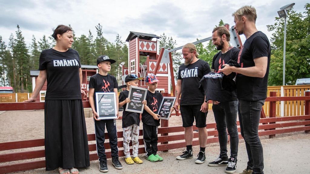 Ensimmäiset viralliset pikku-Duudsonit: Lauri, Lenni ja Linus.