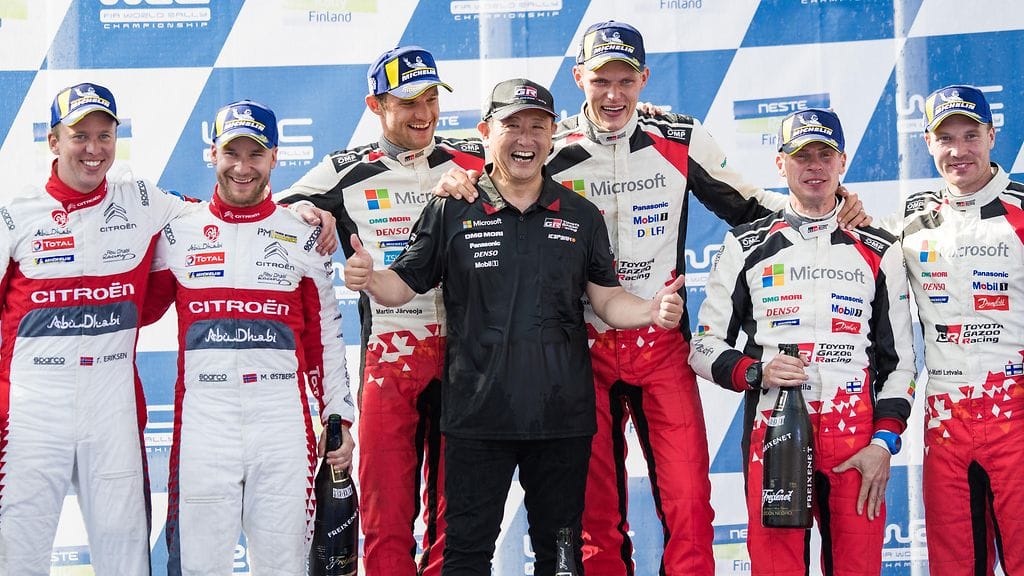 Akio Toyoda Jyväskylän MM-rallissa kesällä 2018.