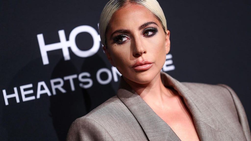 Lady Gaga katuu yhteistyötä R. Kellyn kanssa.