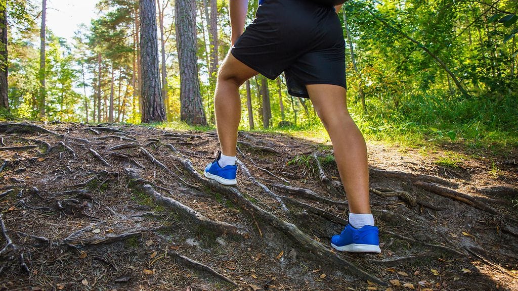 Moni löntystelee lenkkinsä, jolloin hyöty painonpudotuksen suhteen jää vähäiseksi. Kävele niin, että hengität raskaasti ja puhuminenkin tekee tiukkaa.