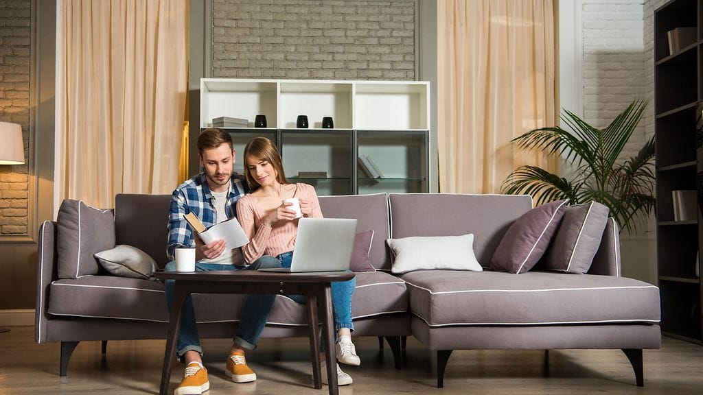 Harva myynti-ilmoitus alkaa sanoilla "pieni kämppä pimeällä kujalla". Usein asuntomyynti-ilmoitusten tekstit kuitenkin kaipaavat pientä tulkkausta.