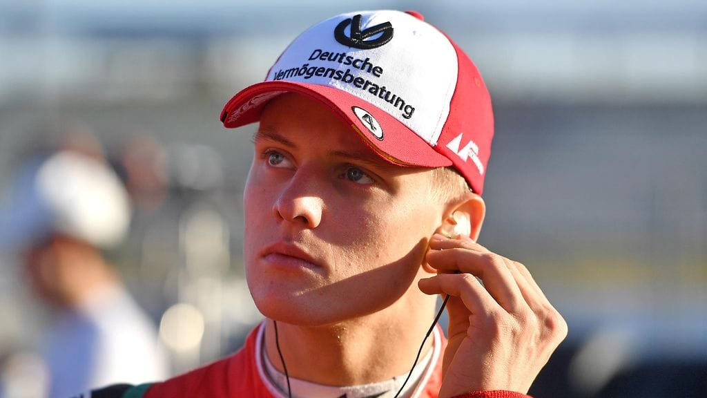 Mick Schumacher saattaa ajaa Ferrarin F1-autoa jo alkavan kauden testeissä.