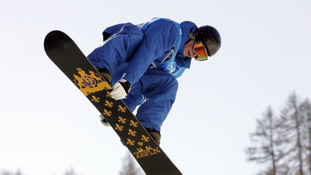 Lumilautailija Janne Korpi.