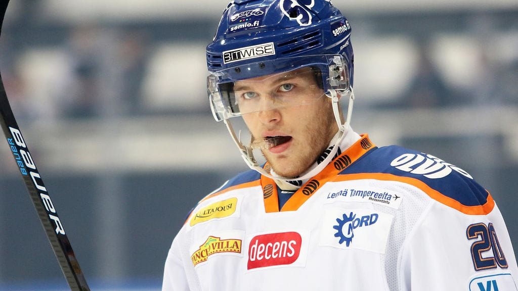 Niko Ojamäki teki upean osuman Ilvestä vastaan.