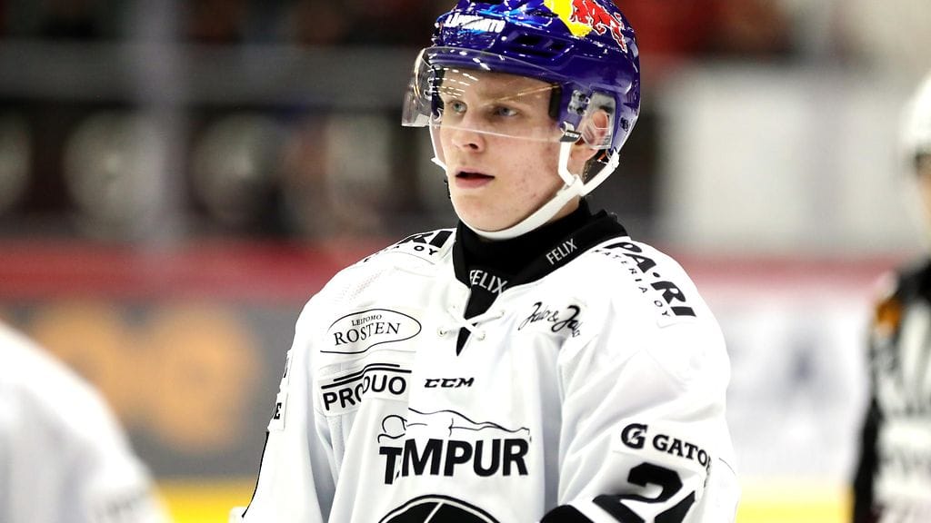 Kaapo Kakko ei pelannut kolmannessa erässä.