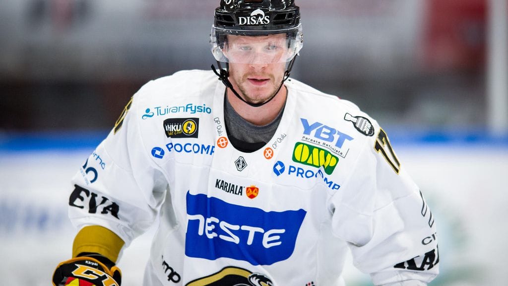 Mika Pyörälä on palannut jo jäälle Kärpissä.