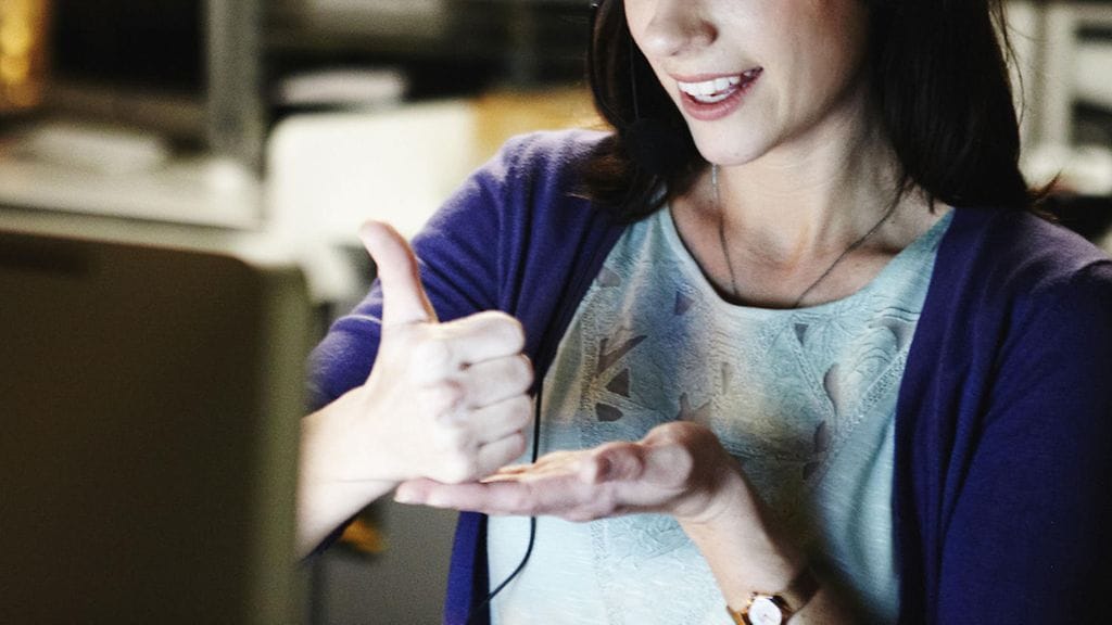 Hätäkeskusilmoituksen voi tehdä  myös viittomakielellä kokeiluaikana ensi keväänä. Kuvituskuva.