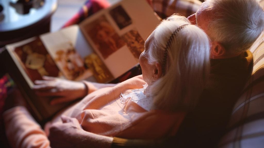 Suhteeseen kannattaisi etsiä tunnollista ja miellyttävää persoonaa. Mukava ihminen on kiltti myös kumppanilleen.