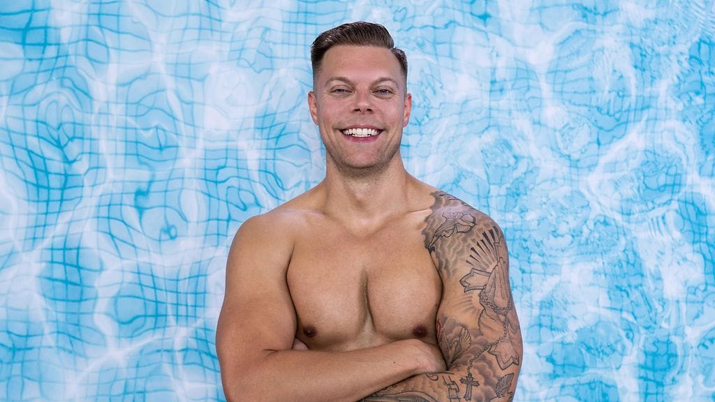 Love Island Suomi -saarelle saapuva Alexander työskentelee NRJ-radiokanavan juontajana.