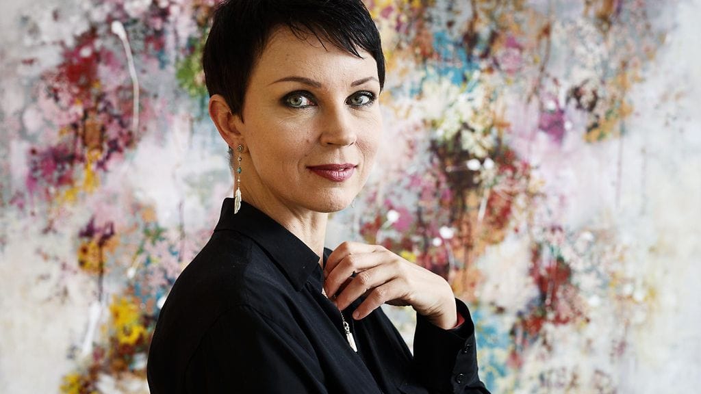 Katariina Souri näki pitkään elämänsä palasteltuna ja saarekkeisena, kun kiinnostuksen kohteet vaihtuivat jatkuvasti. Ominta aluetta ei koskaan löytynyt, mutta se ei haittaa häntä.