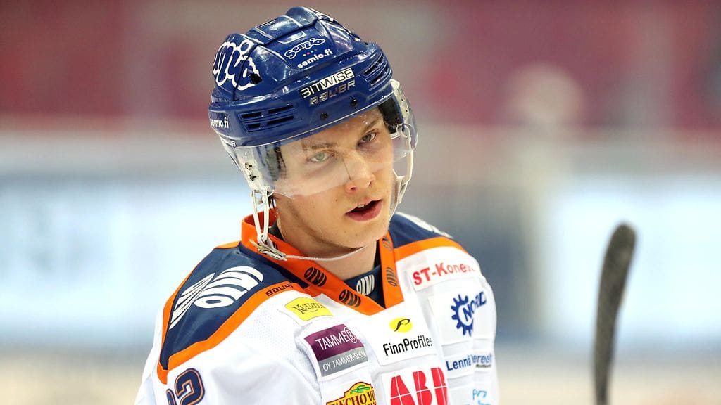 Sebastian Repo voitti Suomen mestaruuden Tapparan paidassa kaudella 2016-17.