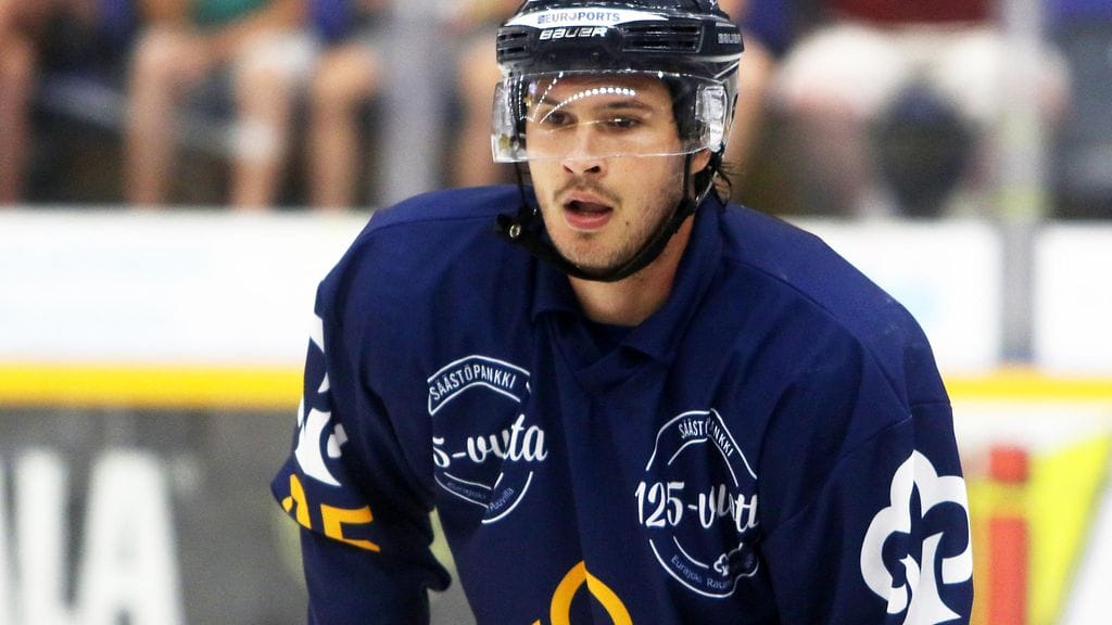 Mark Auk teki uransa ensimmäisen maalin SM-liigassa tulisella laukauksellaan. Arkistokuva.